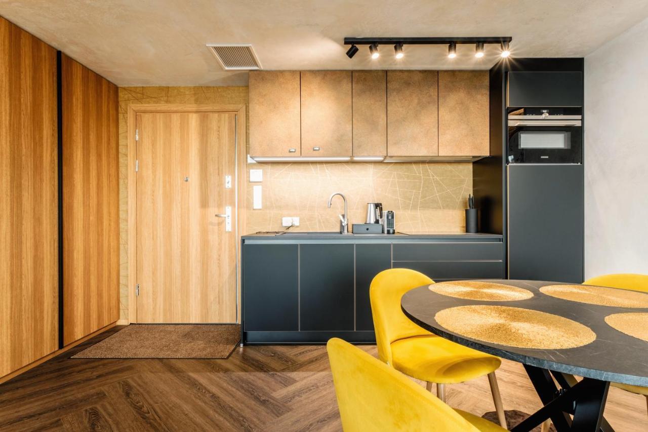 Skyview Suite - Niepowtarzalny Widok I Basen Lublin Ngoại thất bức ảnh